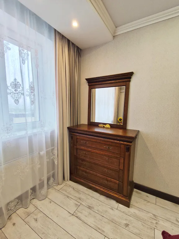 Видовая двушка с дорогим ремонтом и эксклюзивной мебелью