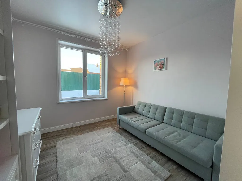 Дом на берегу залива в черте города