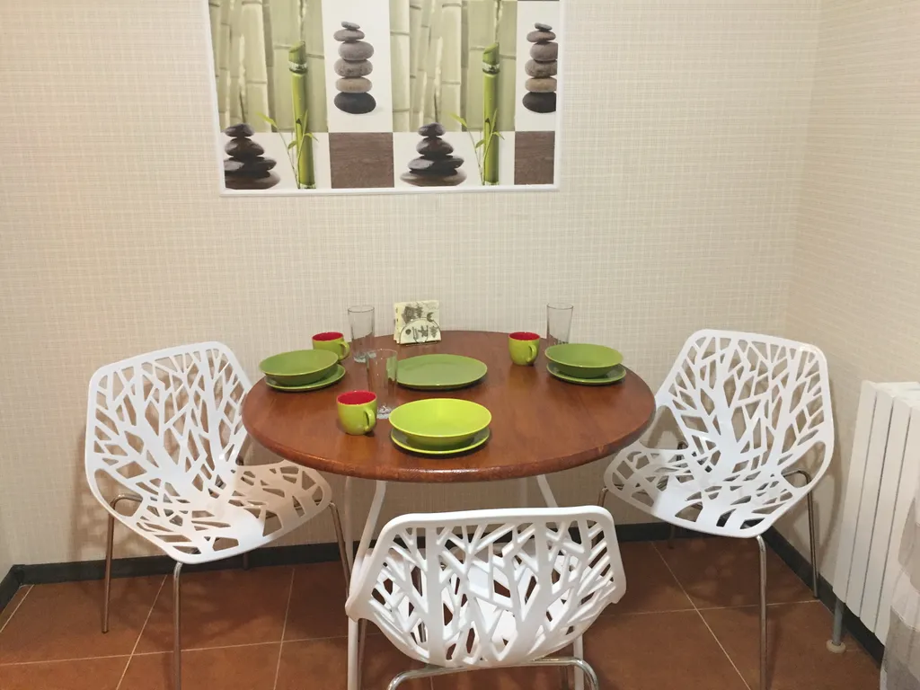 White - Green. Центр.