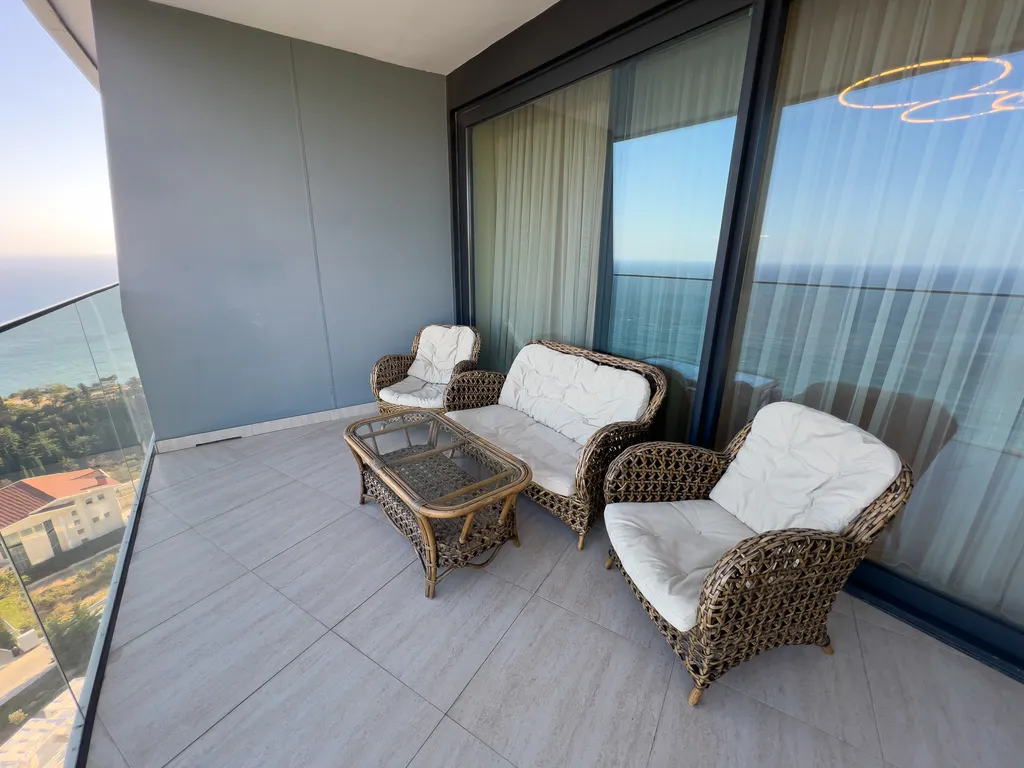 Гурзуф ривьера главное здание с видом на море