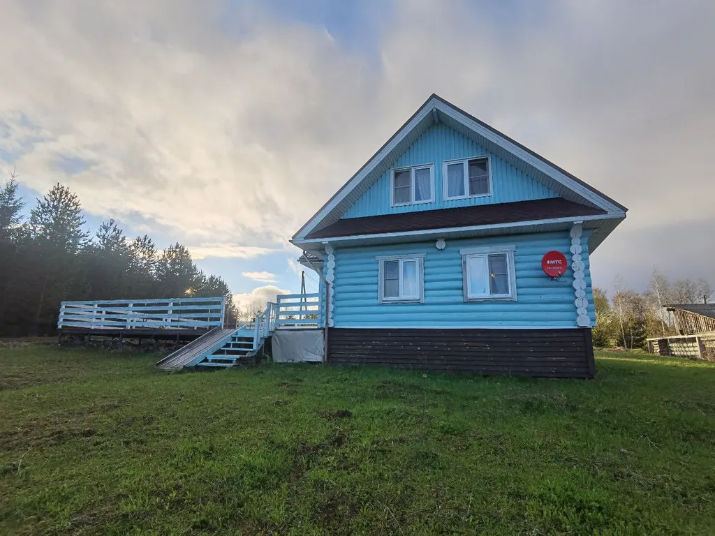 Двухэтажный дом с видом на Галичское озеро