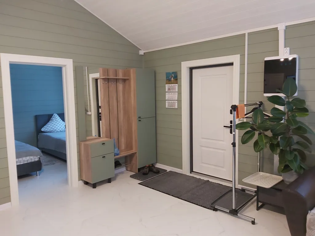 Дом в окружении леса