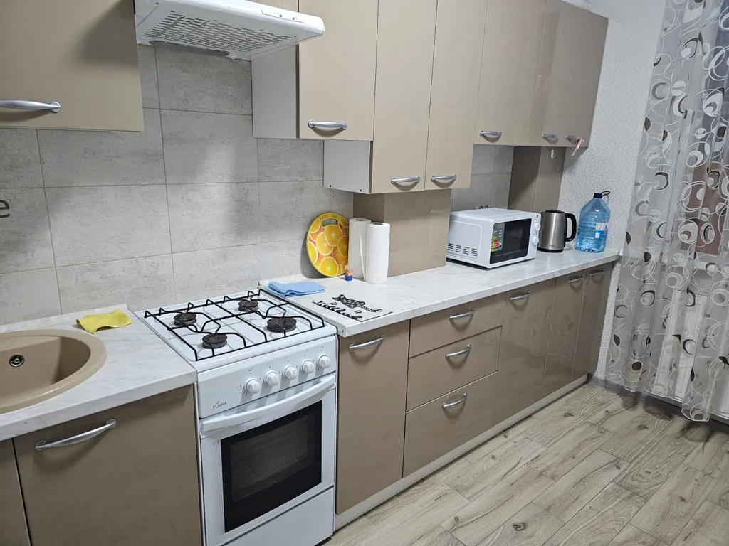 Уютная квартира в 2 небольших остановках от южного вокзала — аренда посуточно в Калининград