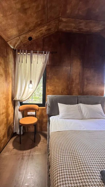 Дом у ручья