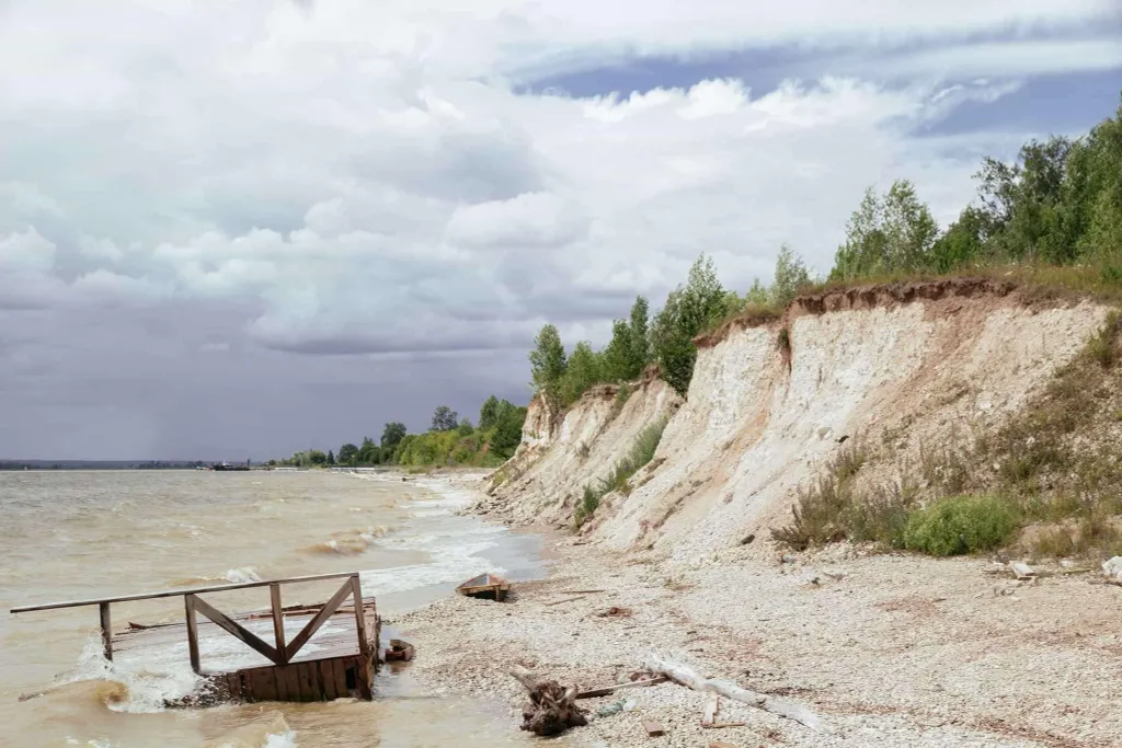 Дома из клееного бруса в хвойном лесу у Камского Моря и Семрука