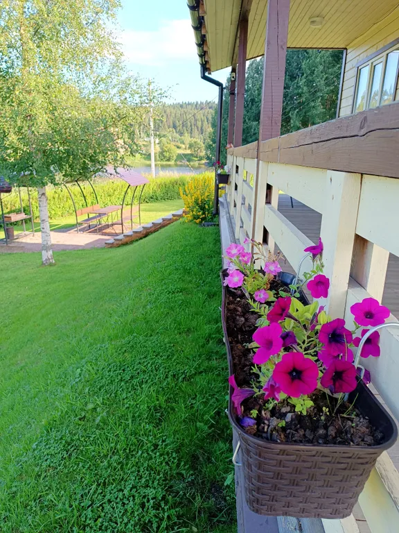 Дом с видом на озеро Паасо