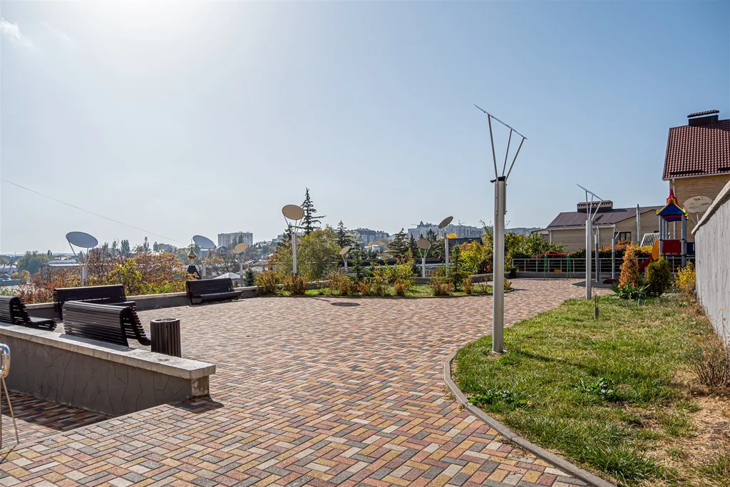 Двухкомнатная квартира у цирка