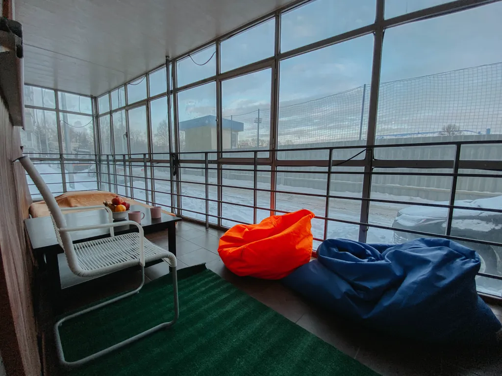 Семейная квартира с камином у ТЦ Аквамолл