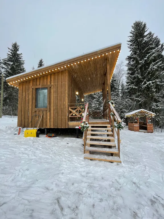 Домик для семейного отдыха в лесу