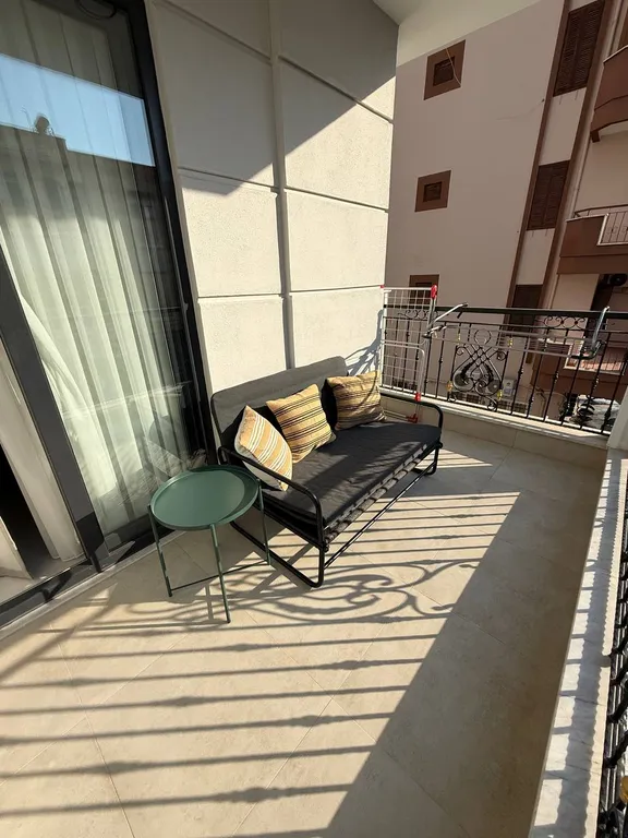 Новая уютная квартира в центре города, на пляже Клеопатра, с бассейном