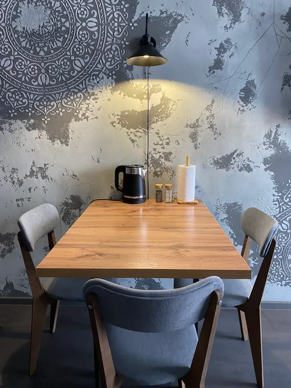 Студия с дизайнерским ремонтом