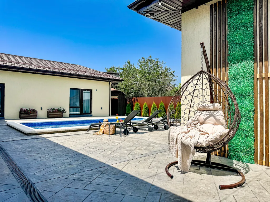 Вилла на 8 гостей с теплым бассейном и беседкой для барбекю