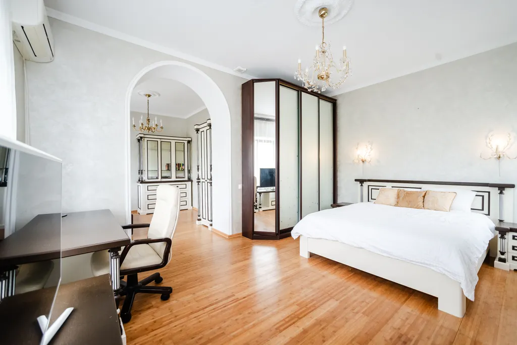 Дом с бассейном и сауной