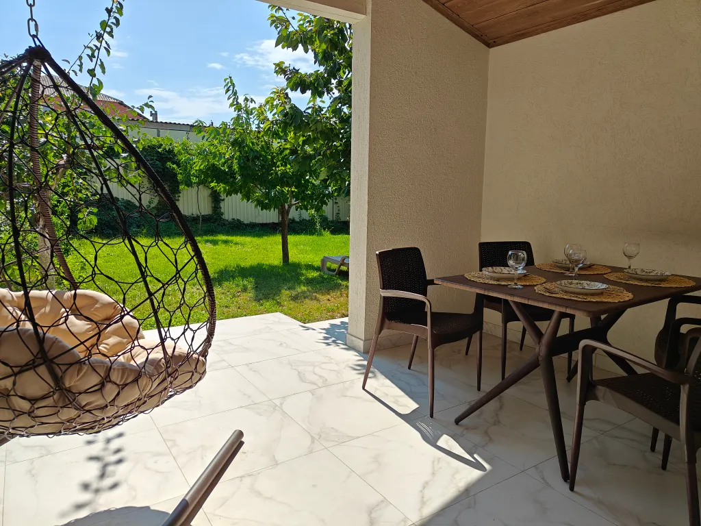 Номер Горчица с террасой и парковкой