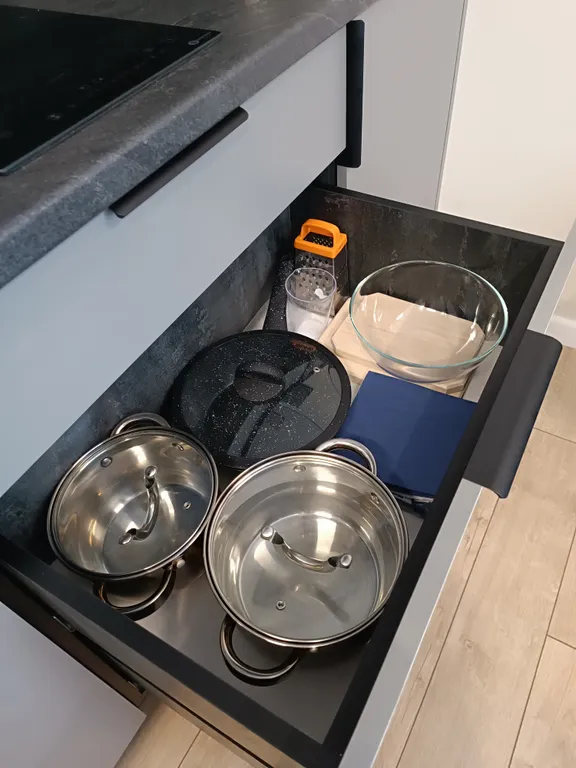 Современная однокомнатная квартира с кондиционером, в центре