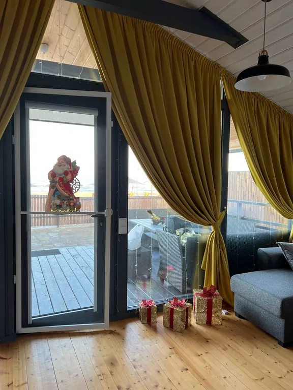 Дом у моря на первой береговой линии