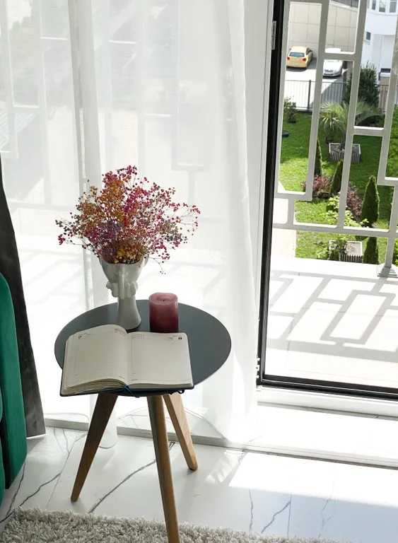 Квартира Квартира Жк альпийский квартал, рядом жд, 3 этаж диван с балконом, вид во двор — Сочи