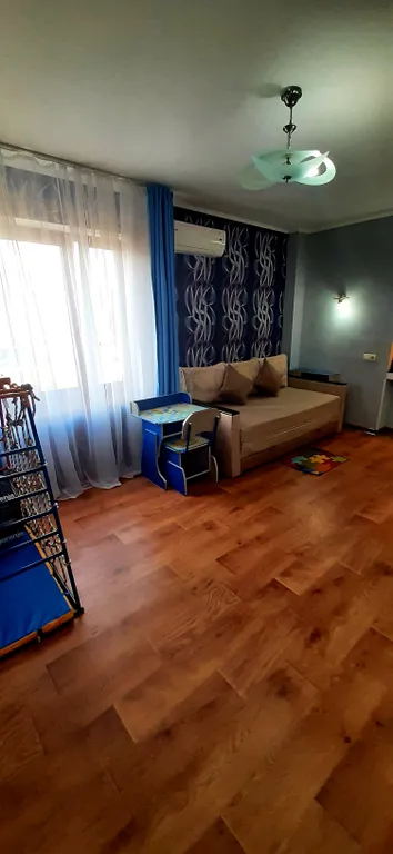 Уютная квартира в центре города с видом на море