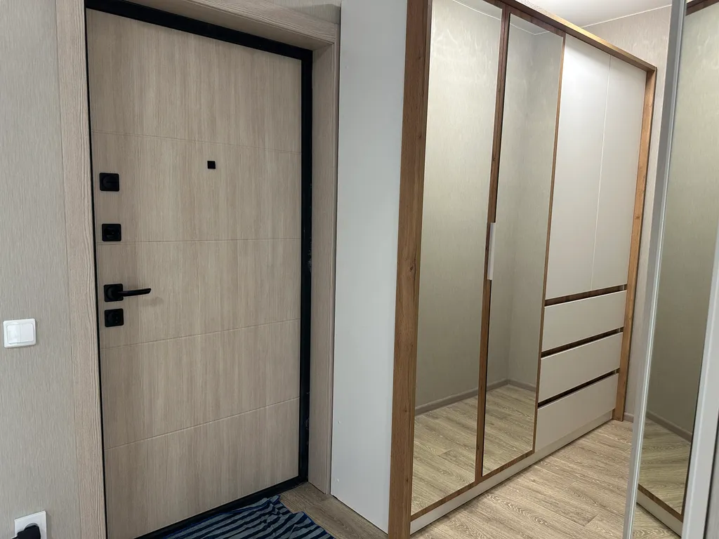 Современная однокомнатная квартира с видом на море