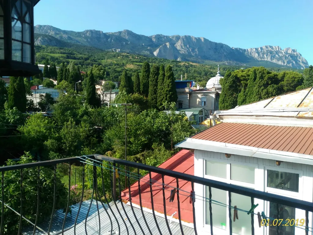 3-комнатная Квартира — аренда посуточно в Симеиз