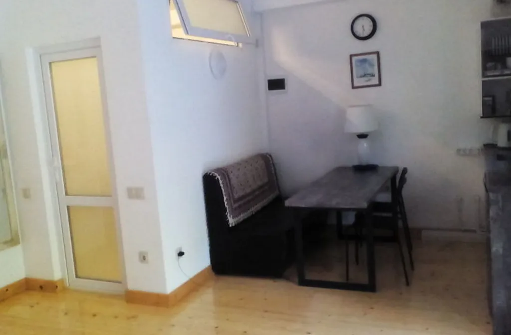 Студия комфорт на земле с двором, парковкой