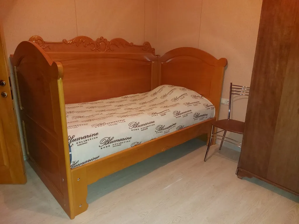 Дом в центре города на набережной реки Терек