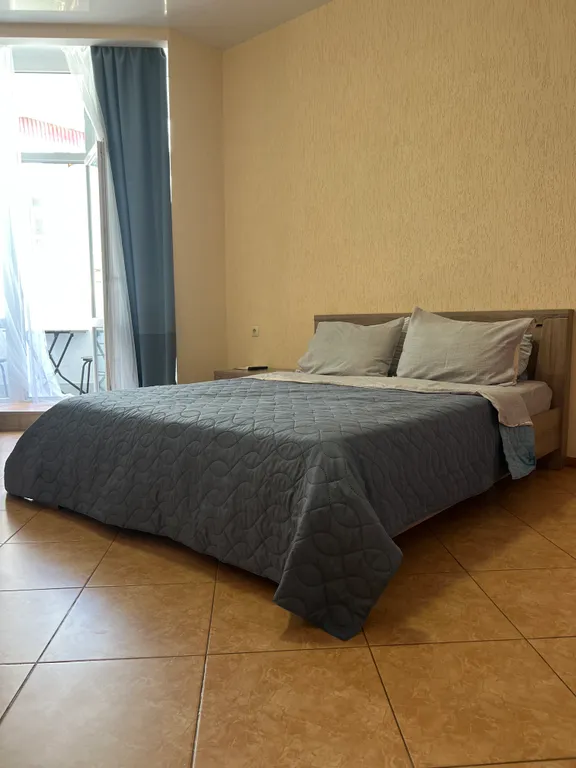 Просторная квартира-студия на берегу моря — аренда посуточно в Феодосия