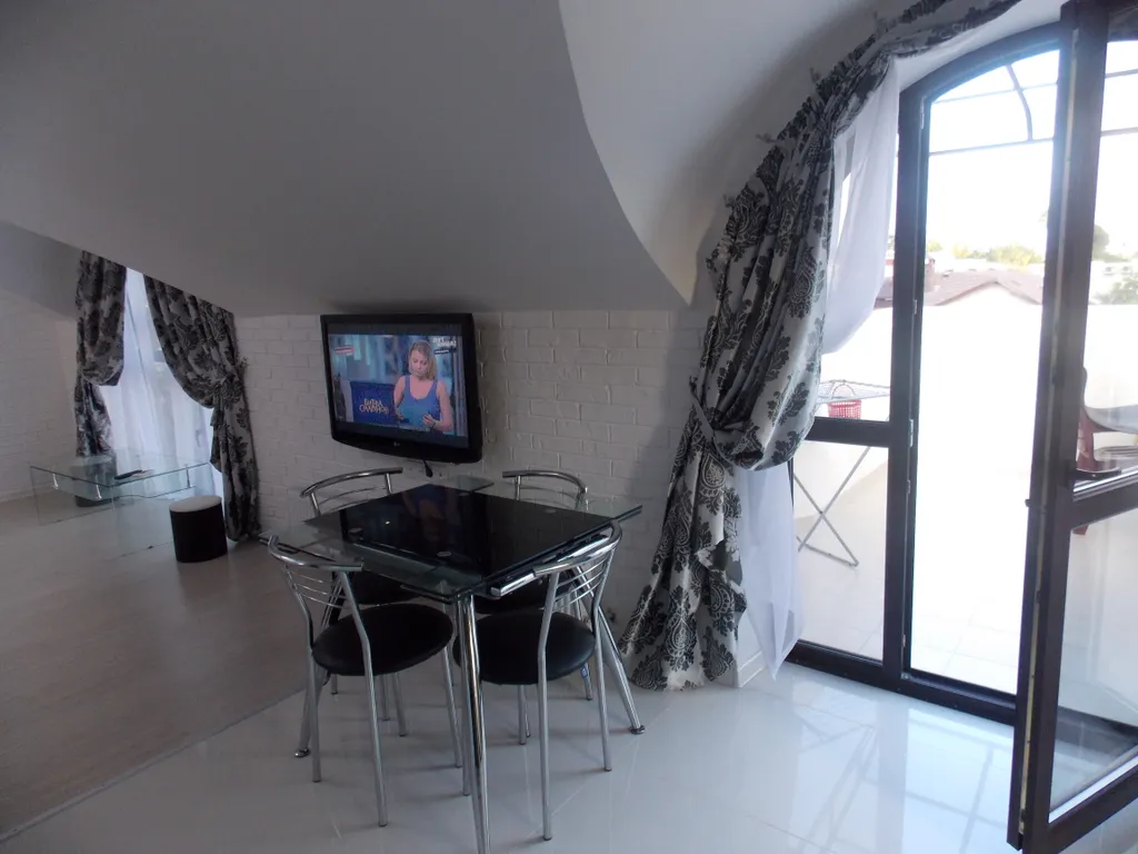 Квартира Апартаменты на Мансардном этаже в центре курортной жизни Евпатории — Евпатория