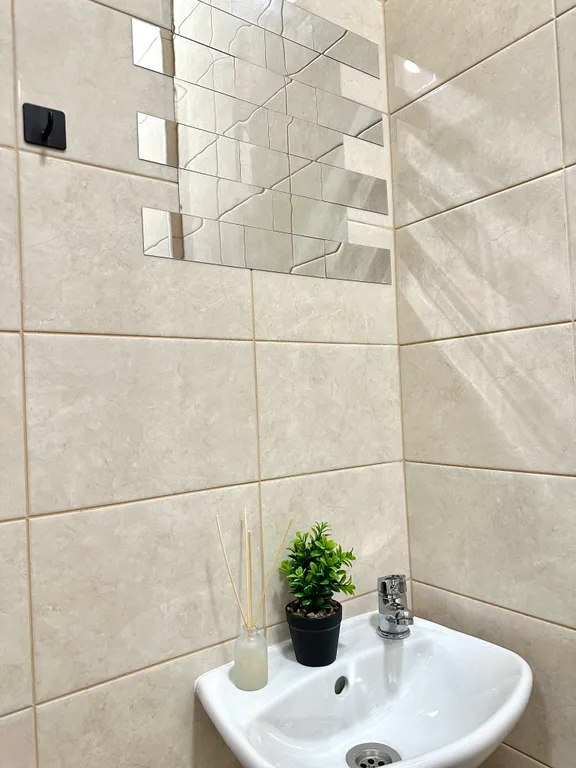 Новый дизайнерский апартамент с бесплатной парковкой для гостей