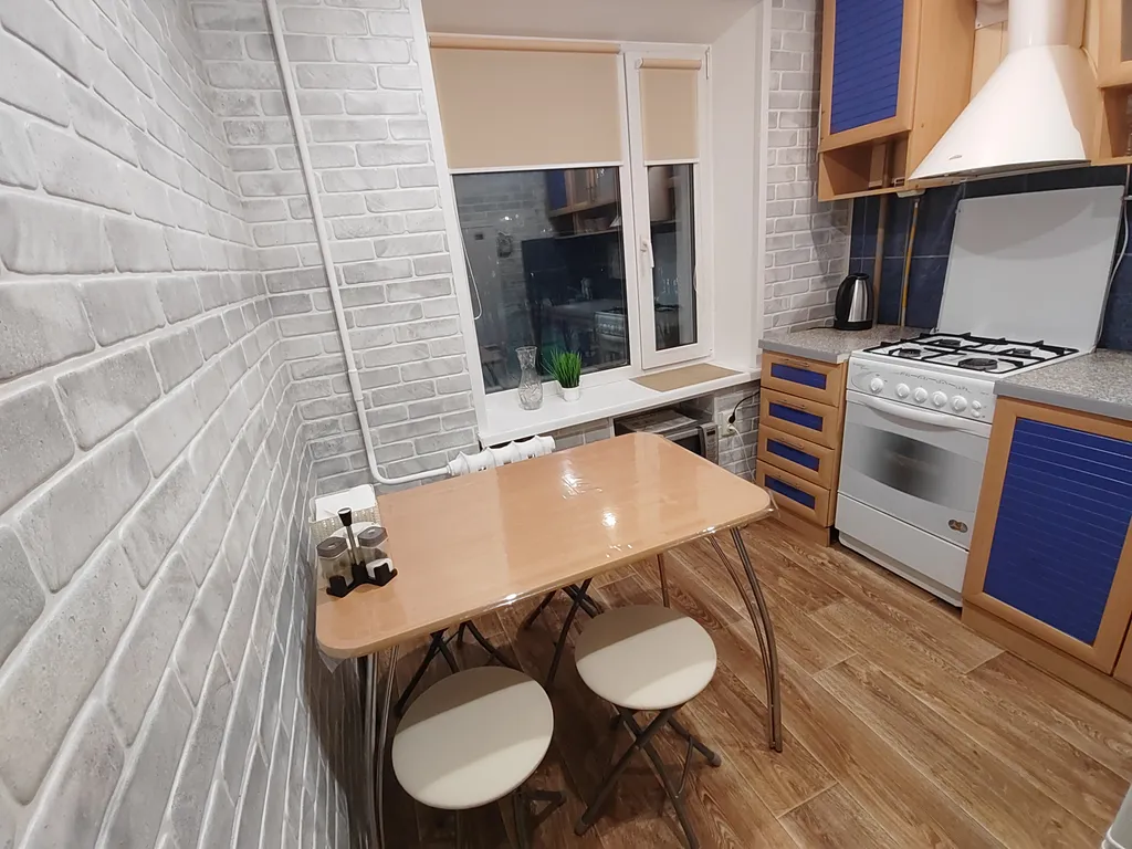 Двухкомнатная квартира с раздельными спальнями рядом с Мурманск Молл