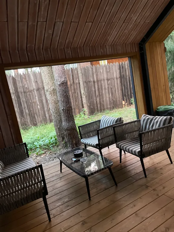 Тихий Барн в лесу