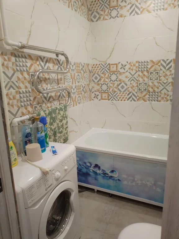 Уютная двухкомнатная квартира в центре города. Балкон застеклён