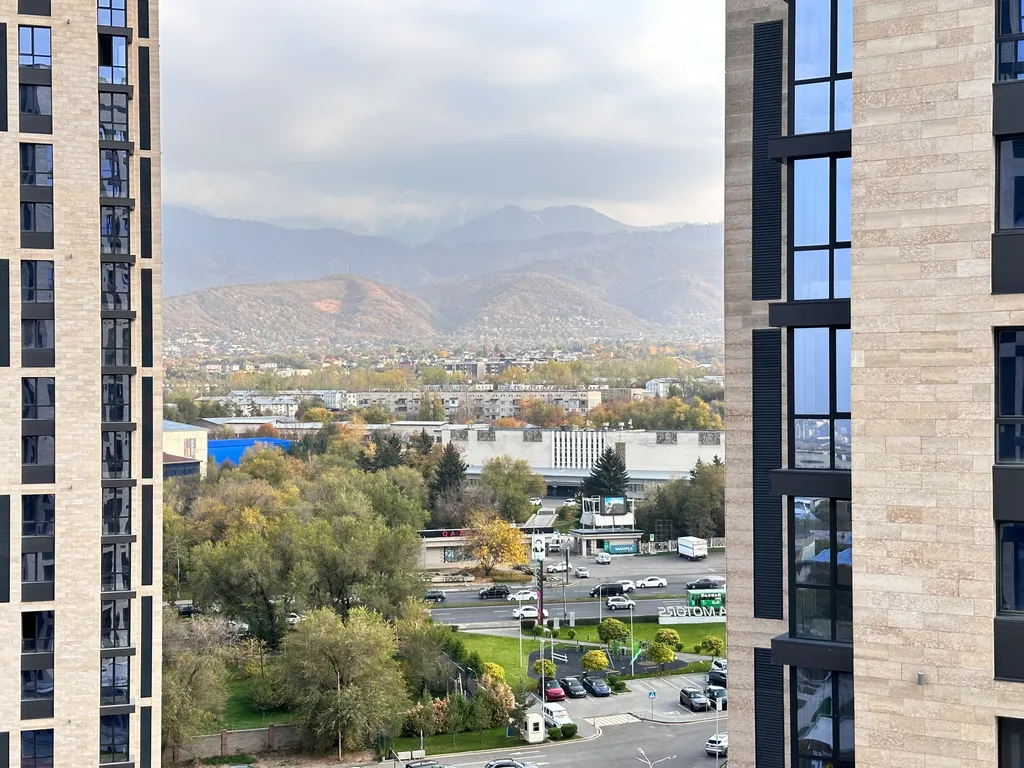 Евродвушка в ЖК Комфорт Сити с видом на горы, рядом с ТЦ MEGA