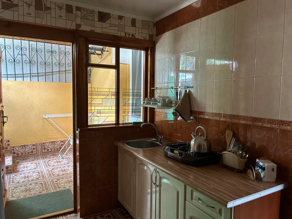 Квартира в хорошем районе — аренда посуточно в Алупка