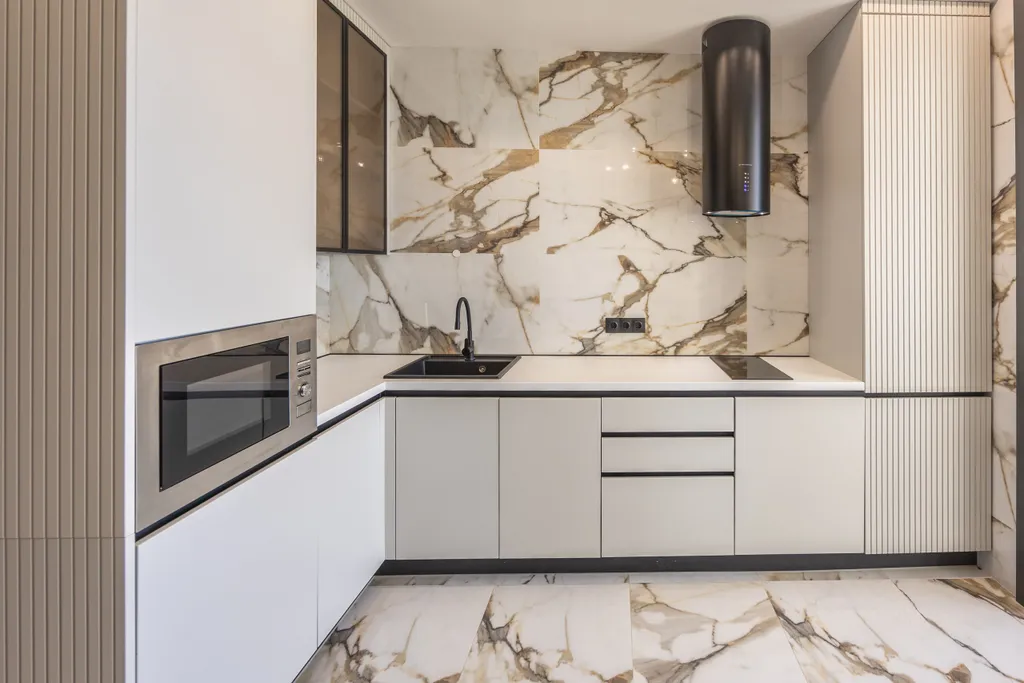 Дизайнерский апартамент с видом на море