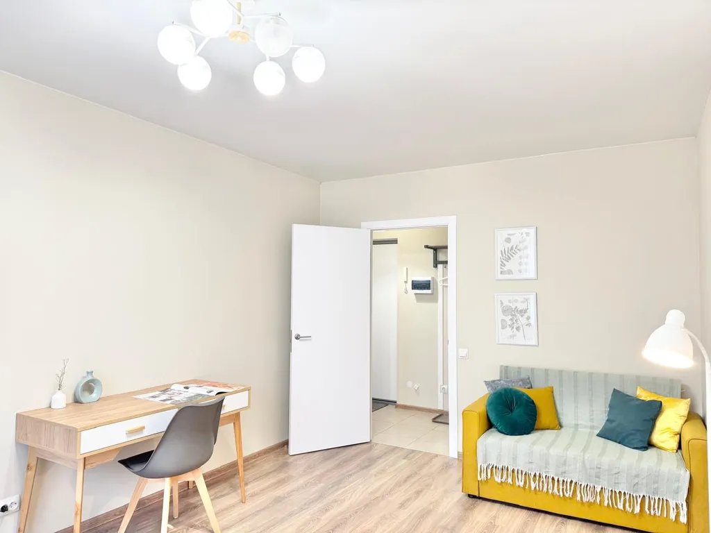 Светлая квартира с балконом