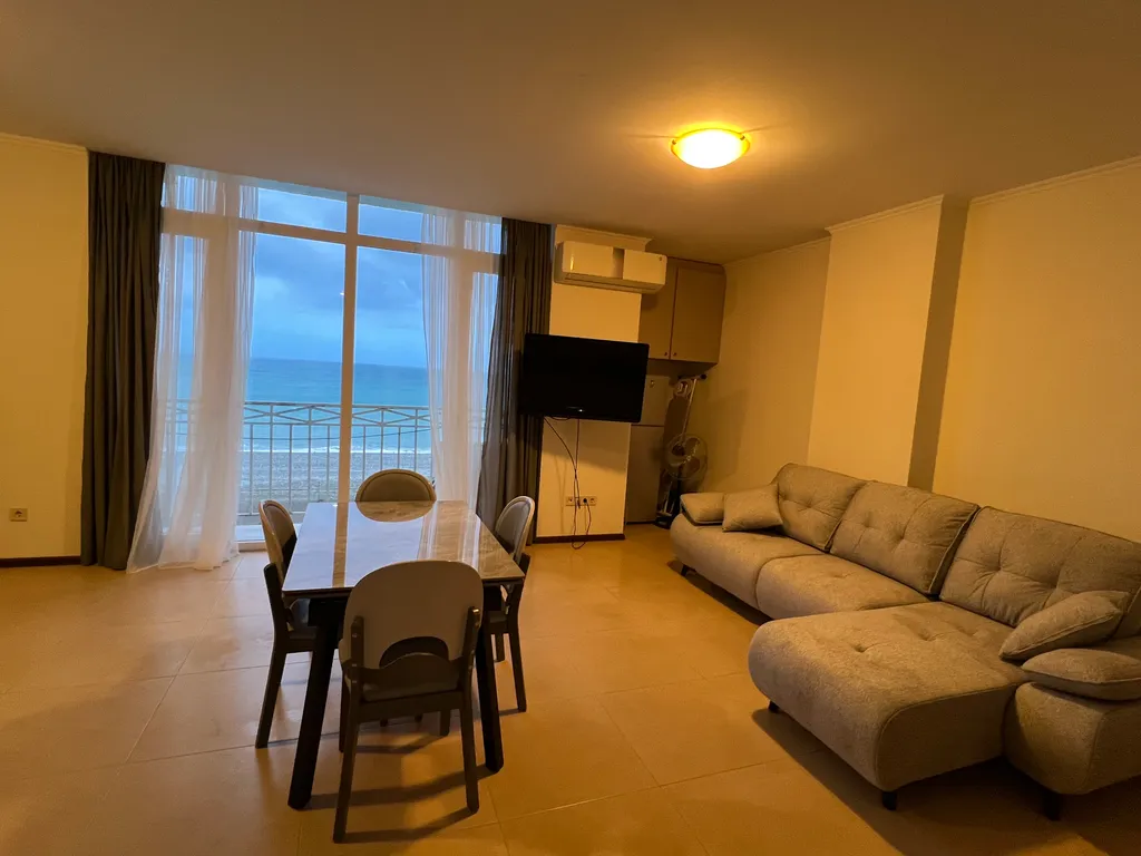 Квартира с видом на море, первая береговая линия