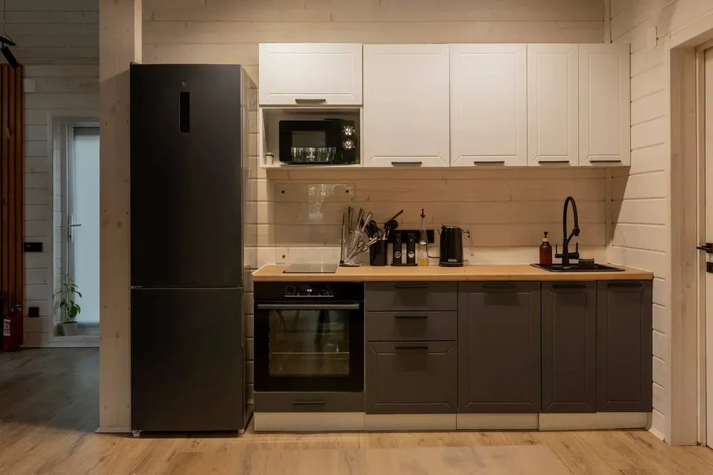 Домик в лесу с камином и баней