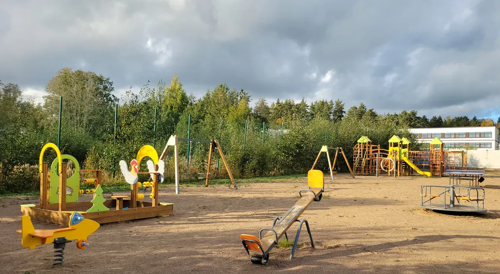 Коттедж под соснами