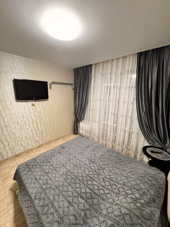 Омск Кировский у ТЦ Мега