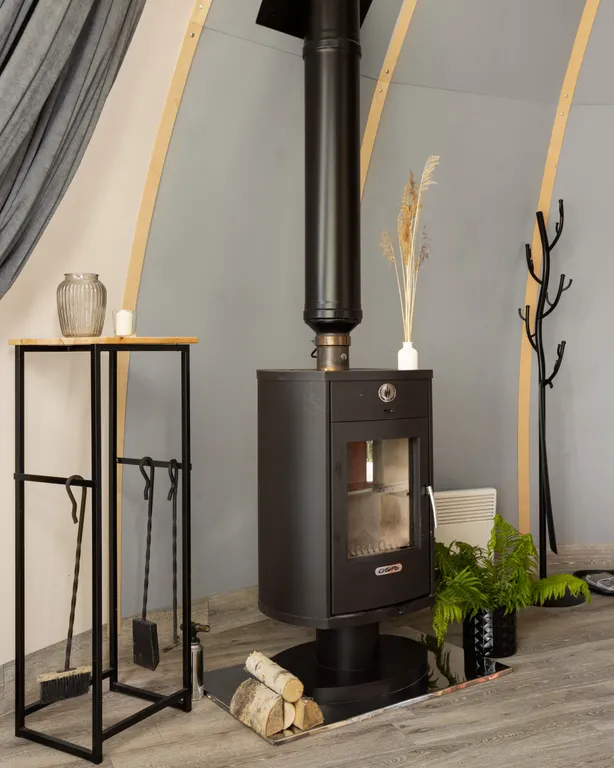 Сфера Orto с камином и видом на реку