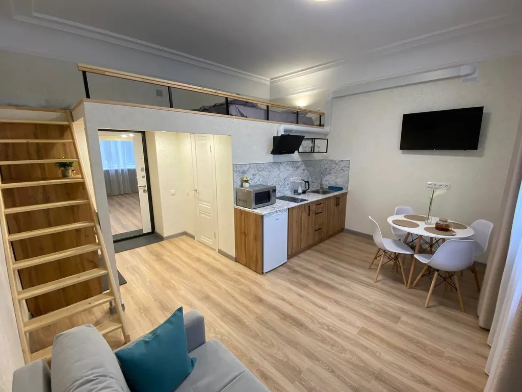 Двухуровневая квартира на набережной