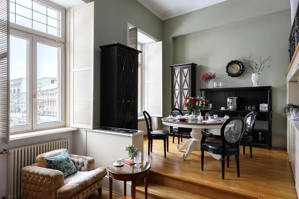 Вид на Мойку, у Невского, 2 этажа