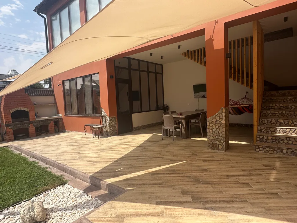 Дом-веранда у моря