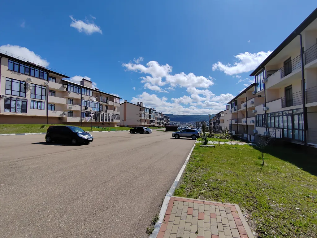 Уютная квартира с большой лоджией - террасой у открытого моря