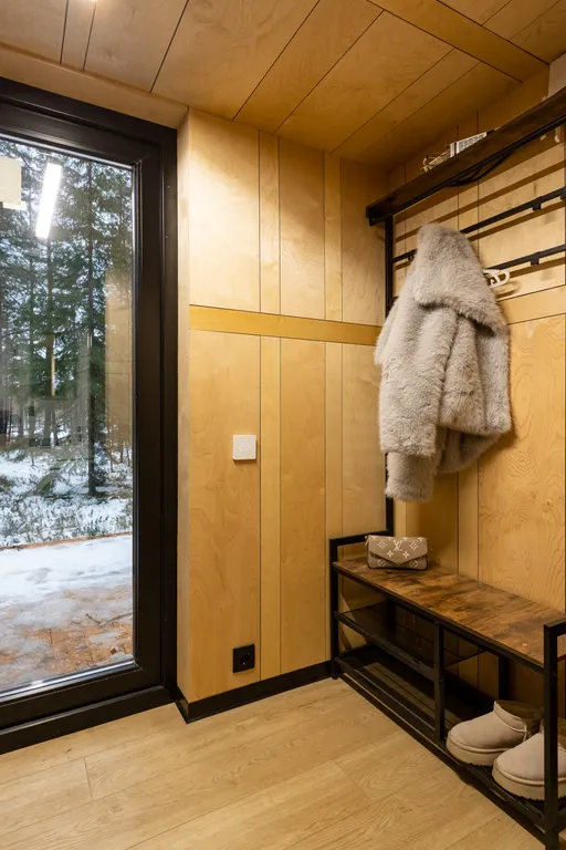 Прекрасный белый домик в Раздолье