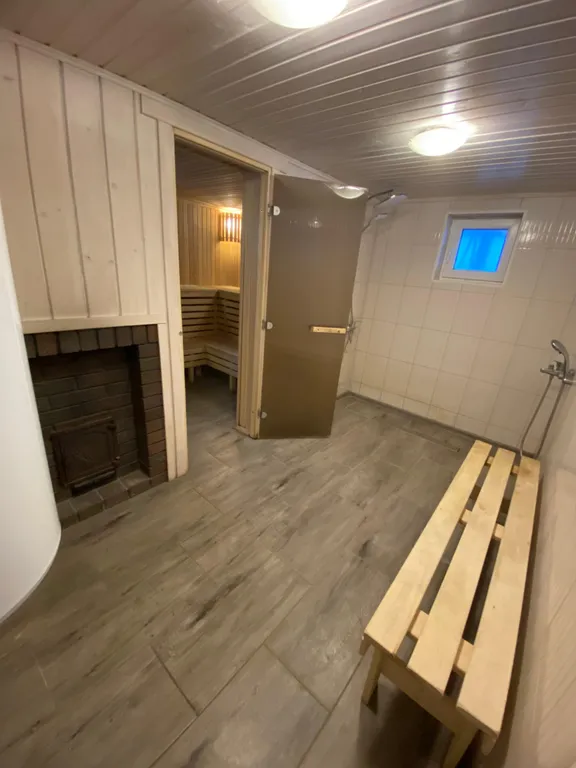 Дом с баней, джакузи и летним бассейном