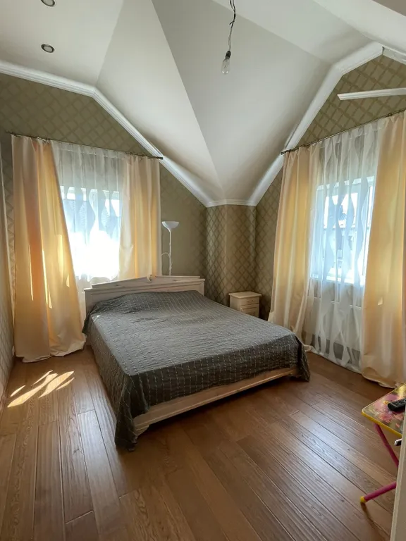 Дом,русская баня в охраняемом поселке