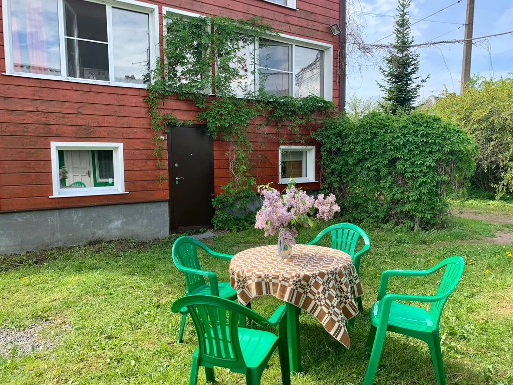 Уютная часть дома для спокойного отдыха рядом с Луговым парком