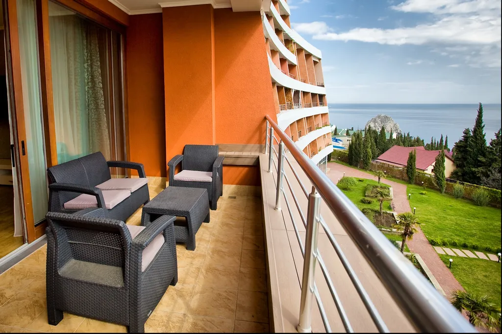 2-комнатная квартира с видом на море